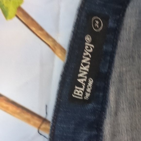 BLANK nyc the bond side zippers and distressed jeans size 24 - Picture 4 of 7